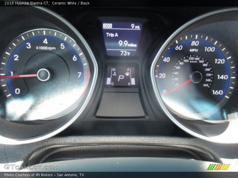 Ceramic White / Black 2016 Hyundai Elantra GT