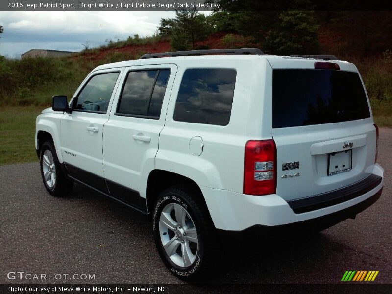 Bright White / Light Pebble Beige/Dark Slate Gray 2016 Jeep Patriot Sport