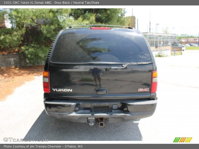 Onyx Black / Neutral Tan/Shale 2001 GMC Yukon XL Denali AWD