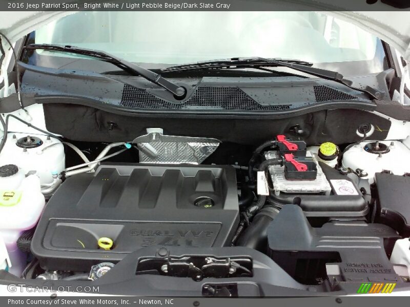 Bright White / Light Pebble Beige/Dark Slate Gray 2016 Jeep Patriot Sport