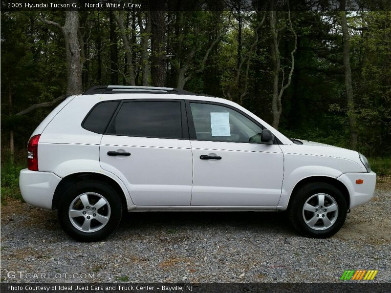 Nordic White / Gray 2005 Hyundai Tucson GL