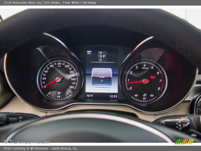 Polar White / Silk Beige 2016 Mercedes-Benz GLC 300 4Matic