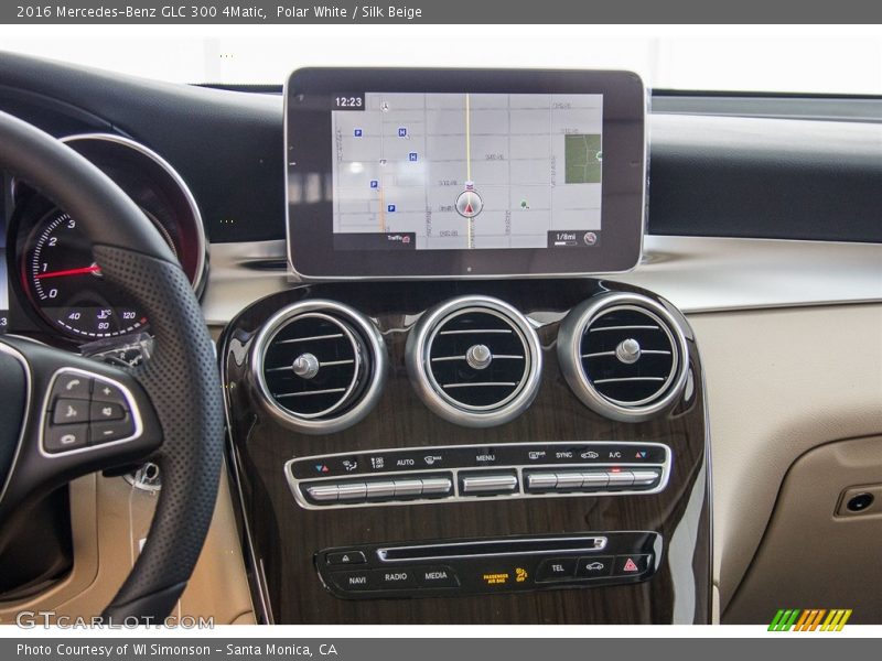 Polar White / Silk Beige 2016 Mercedes-Benz GLC 300 4Matic