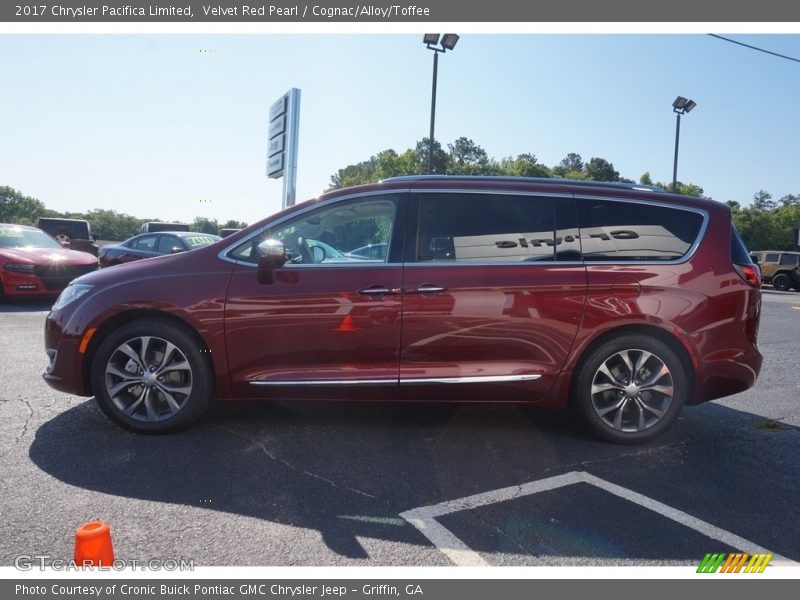Velvet Red Pearl / Cognac/Alloy/Toffee 2017 Chrysler Pacifica Limited