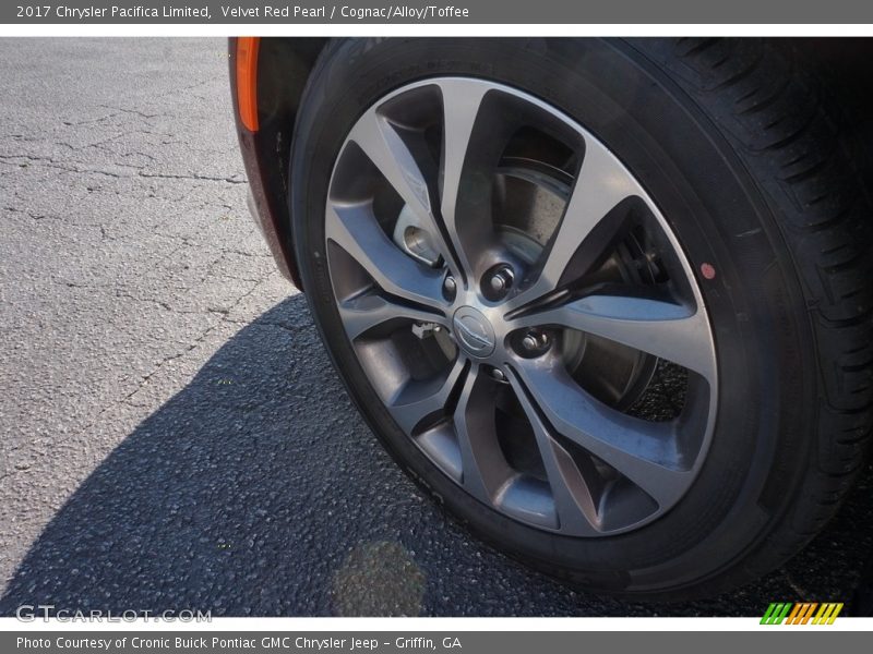 Velvet Red Pearl / Cognac/Alloy/Toffee 2017 Chrysler Pacifica Limited