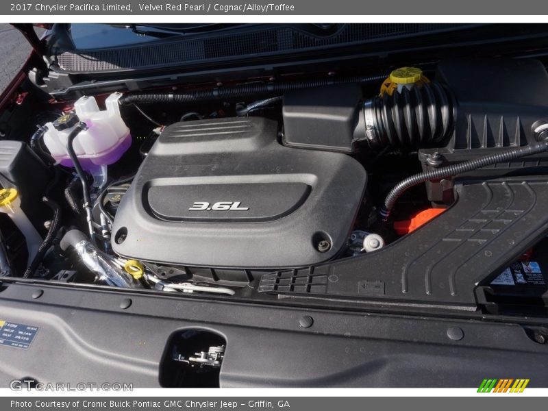 Velvet Red Pearl / Cognac/Alloy/Toffee 2017 Chrysler Pacifica Limited