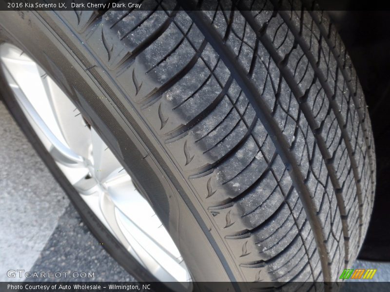 Dark Cherry / Dark Gray 2016 Kia Sorento LX