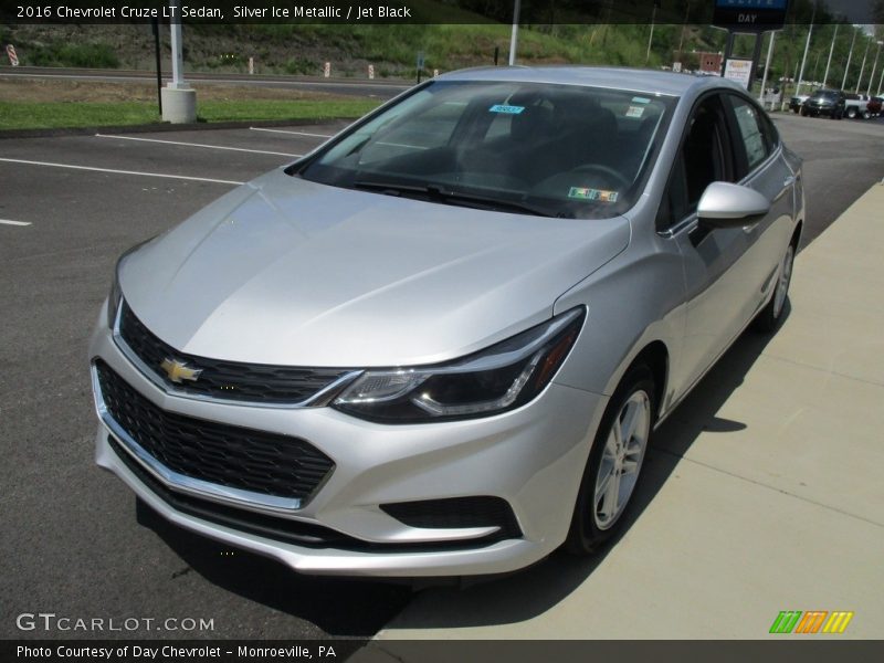 Silver Ice Metallic / Jet Black 2016 Chevrolet Cruze LT Sedan