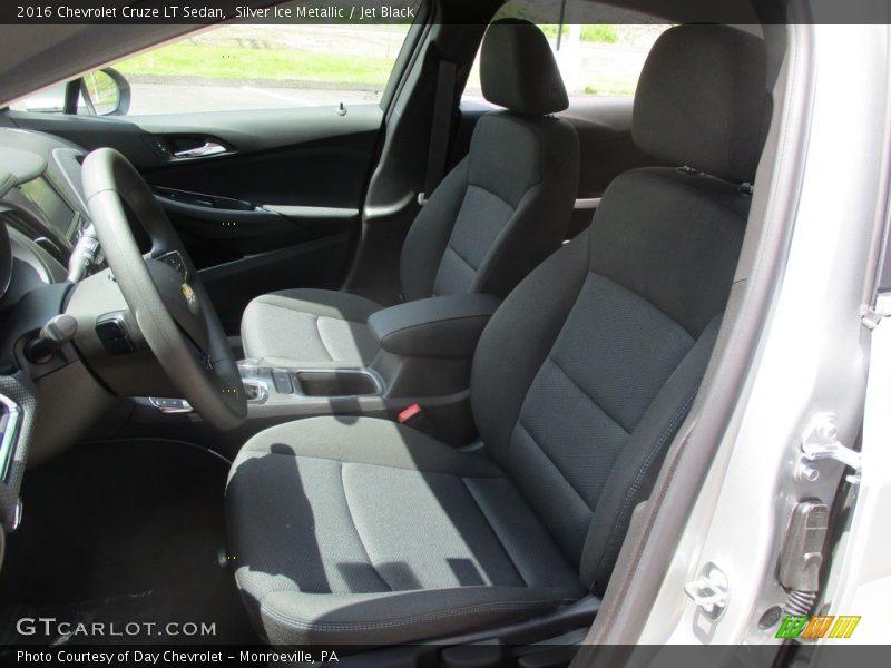 Silver Ice Metallic / Jet Black 2016 Chevrolet Cruze LT Sedan