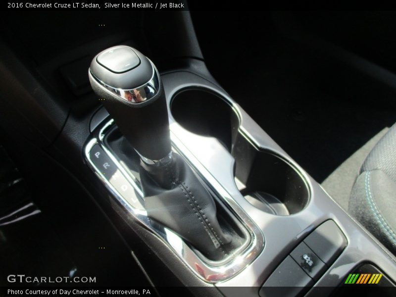 Silver Ice Metallic / Jet Black 2016 Chevrolet Cruze LT Sedan