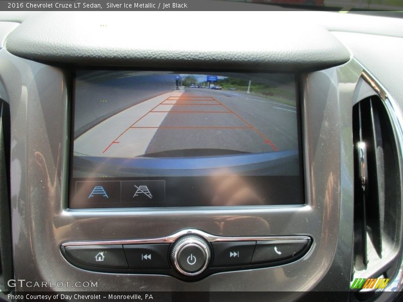 Silver Ice Metallic / Jet Black 2016 Chevrolet Cruze LT Sedan