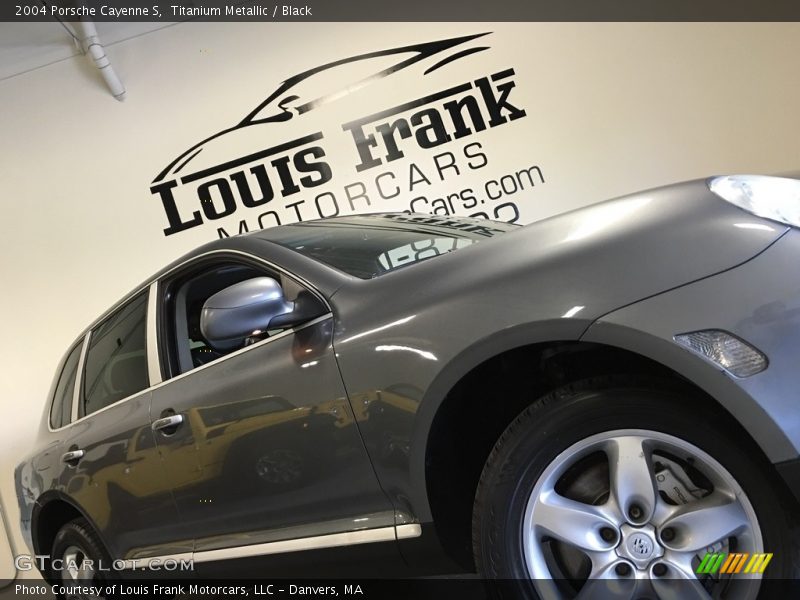 Titanium Metallic / Black 2004 Porsche Cayenne S
