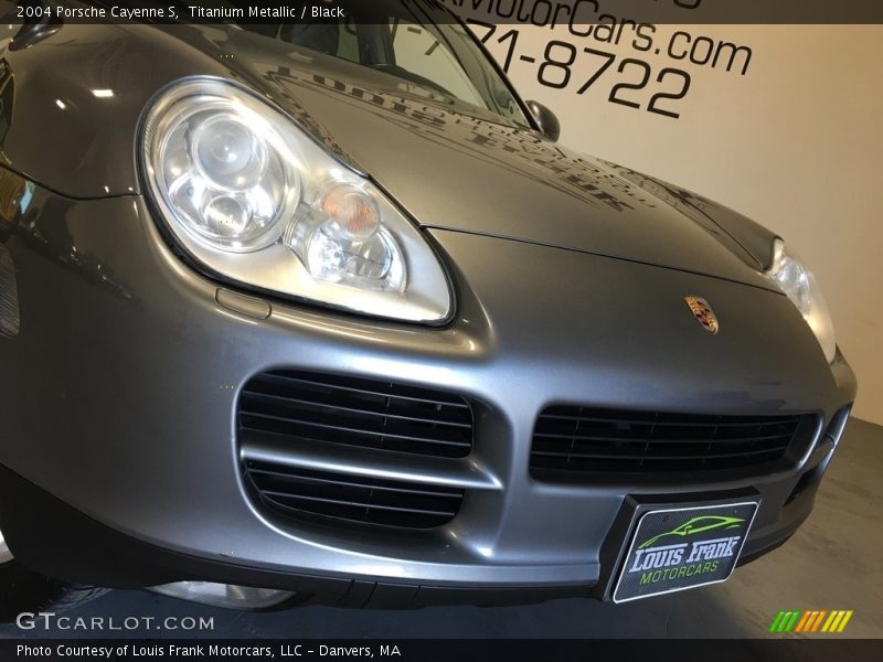 Titanium Metallic / Black 2004 Porsche Cayenne S