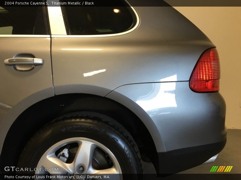 Titanium Metallic / Black 2004 Porsche Cayenne S
