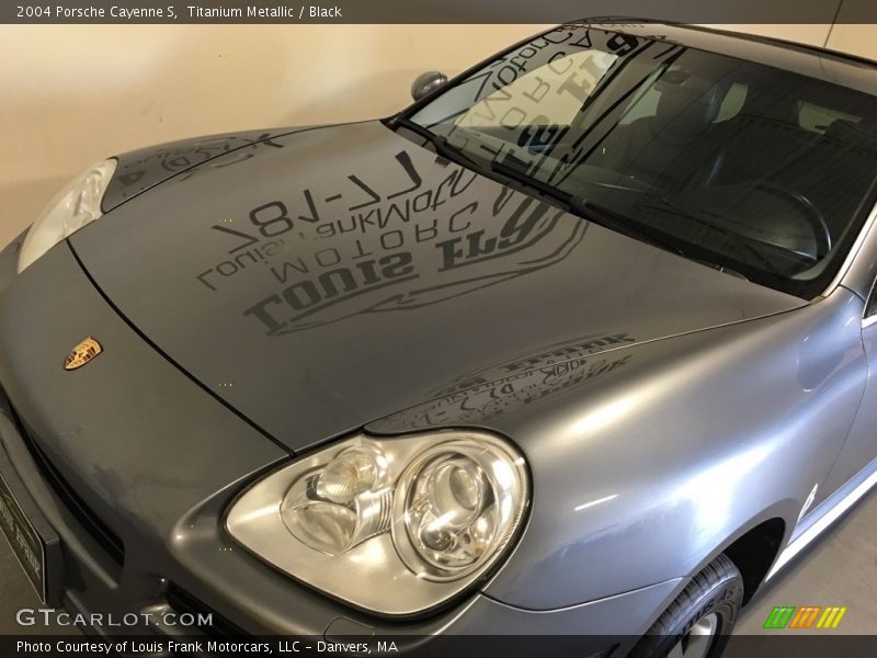 Titanium Metallic / Black 2004 Porsche Cayenne S