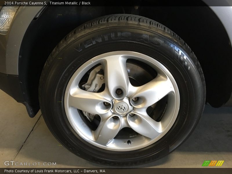 Titanium Metallic / Black 2004 Porsche Cayenne S