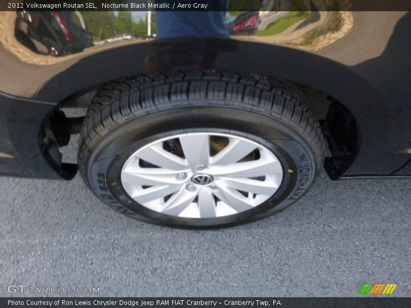 Nocturne Black Metallic / Aero Gray 2012 Volkswagen Routan SEL