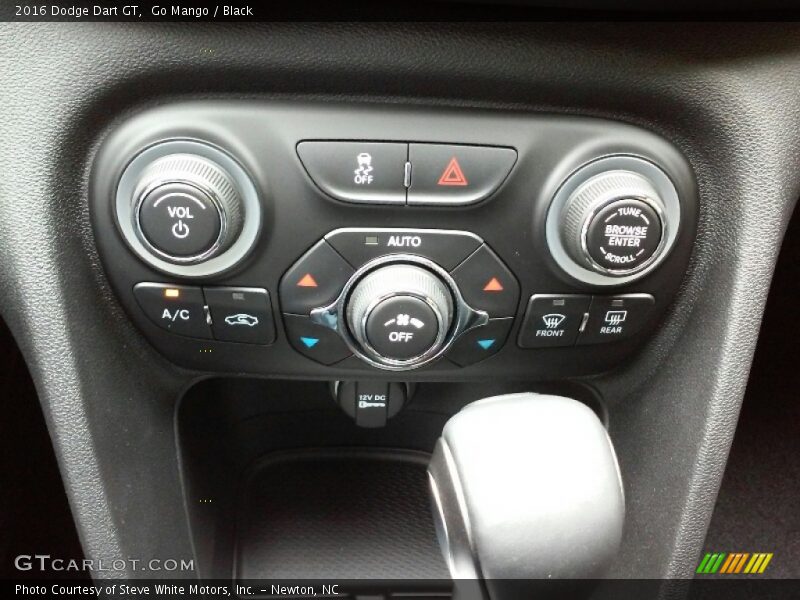 Go Mango / Black 2016 Dodge Dart GT