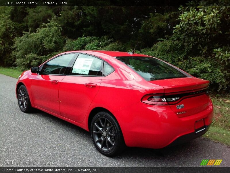 TorRed / Black 2016 Dodge Dart SE