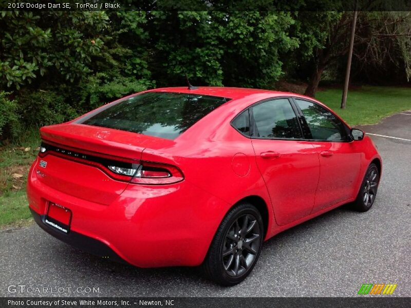 TorRed / Black 2016 Dodge Dart SE
