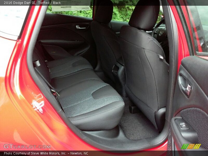 TorRed / Black 2016 Dodge Dart SE