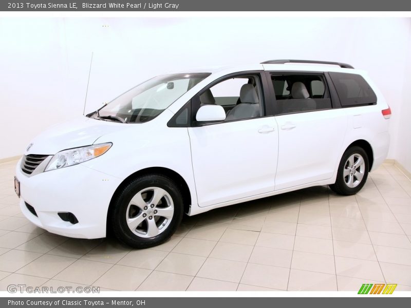 Blizzard White Pearl / Light Gray 2013 Toyota Sienna LE