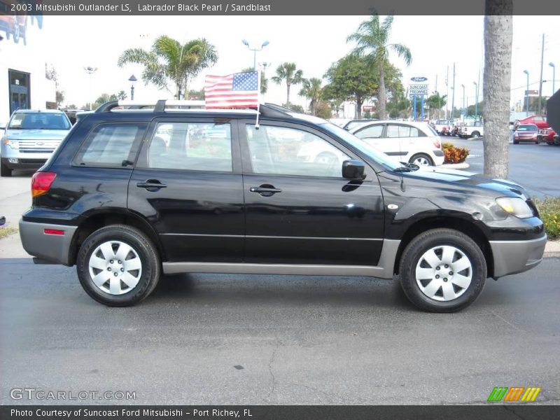 Labrador Black Pearl / Sandblast 2003 Mitsubishi Outlander LS