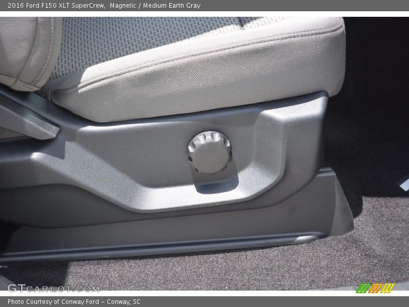 Magnetic / Medium Earth Gray 2016 Ford F150 XLT SuperCrew