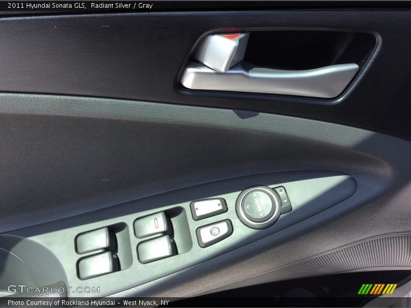 Radiant Silver / Gray 2011 Hyundai Sonata GLS