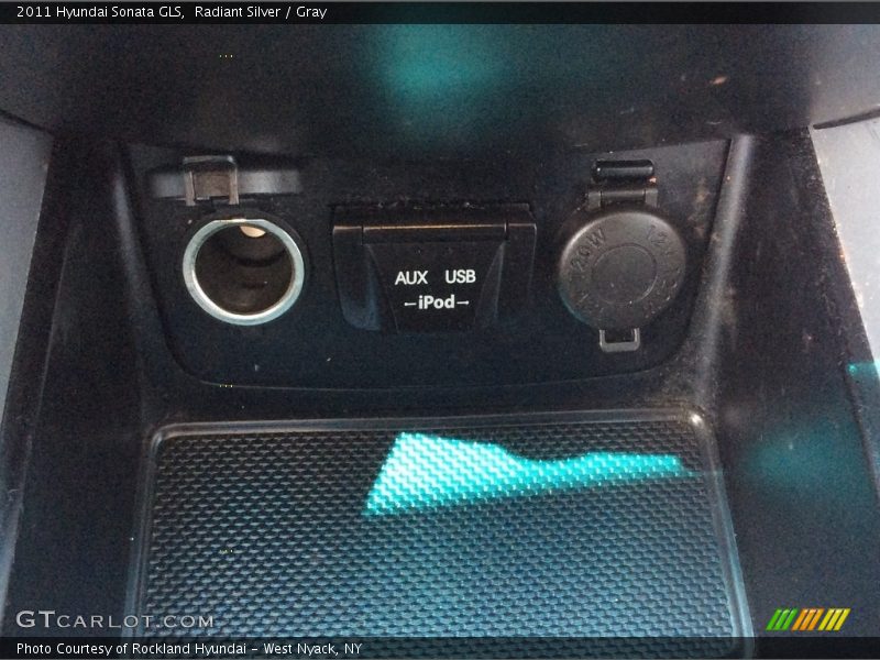 Radiant Silver / Gray 2011 Hyundai Sonata GLS
