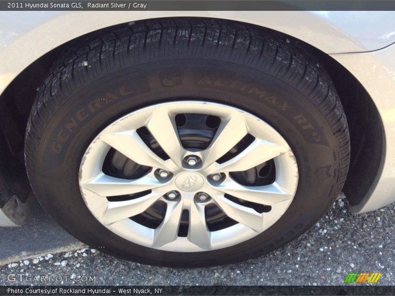 Radiant Silver / Gray 2011 Hyundai Sonata GLS