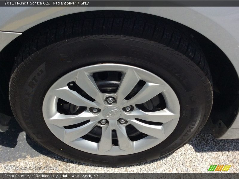 Radiant Silver / Gray 2011 Hyundai Sonata GLS