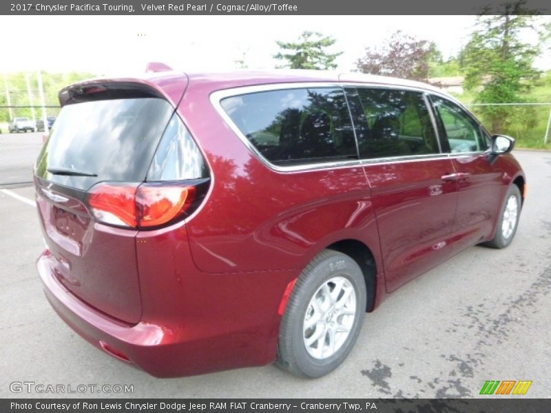 Velvet Red Pearl / Cognac/Alloy/Toffee 2017 Chrysler Pacifica Touring