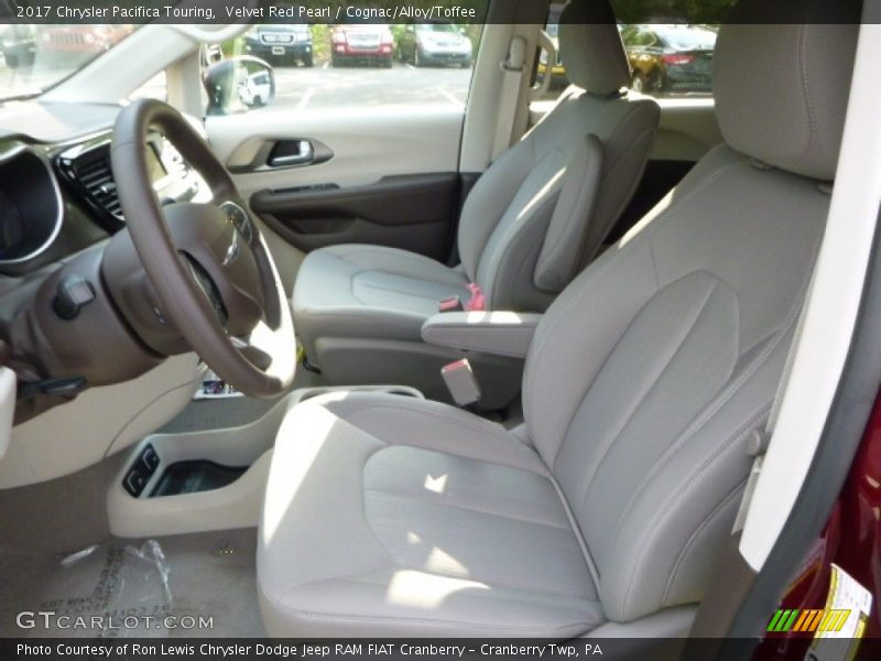 Velvet Red Pearl / Cognac/Alloy/Toffee 2017 Chrysler Pacifica Touring