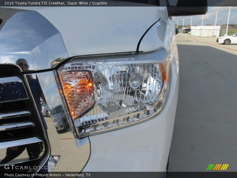 Super White / Graphite 2016 Toyota Tundra TSS CrewMax