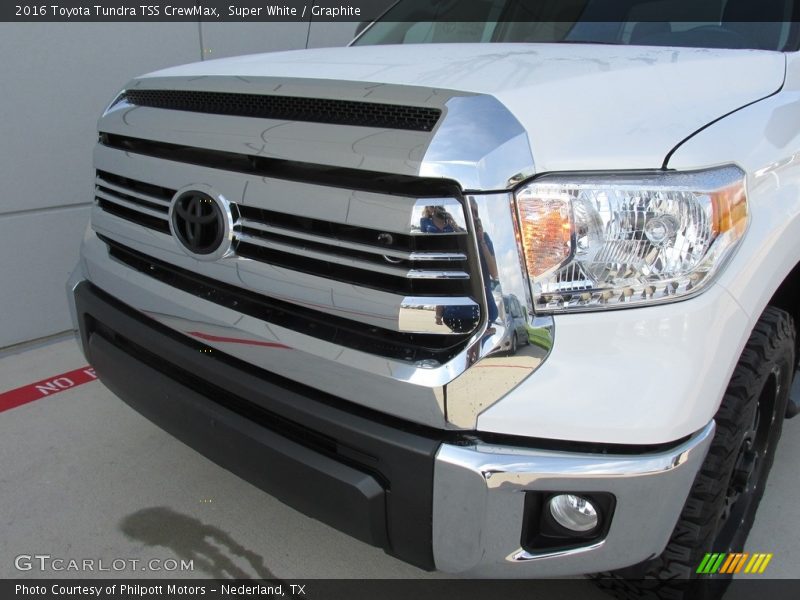 Super White / Graphite 2016 Toyota Tundra TSS CrewMax