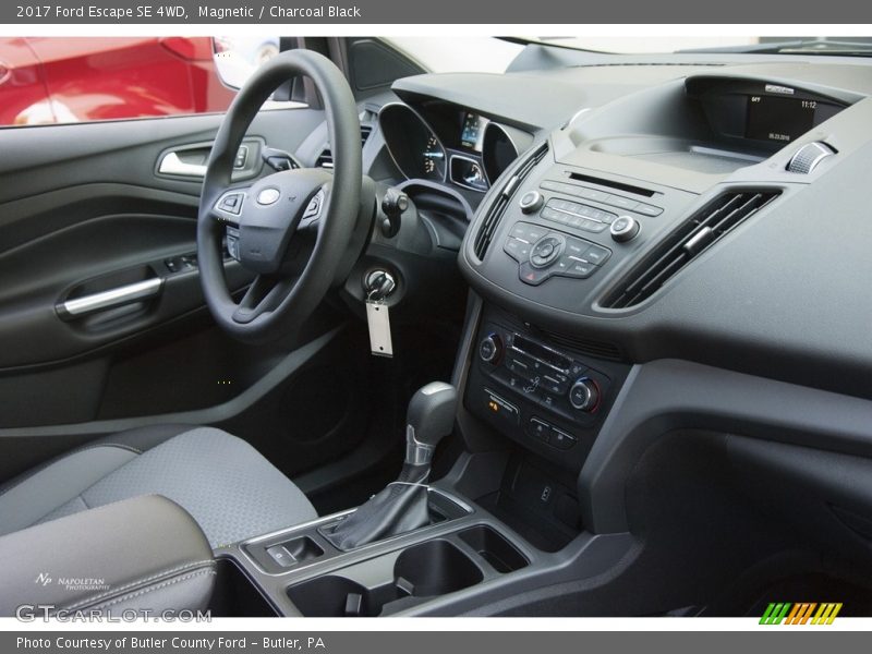 Magnetic / Charcoal Black 2017 Ford Escape SE 4WD