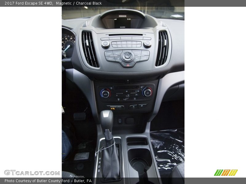 Magnetic / Charcoal Black 2017 Ford Escape SE 4WD