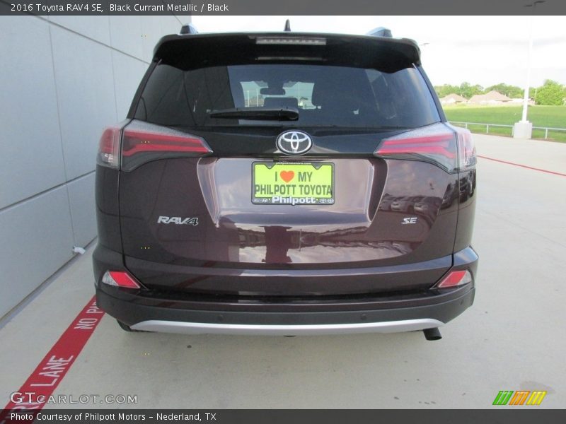 Black Currant Metallic / Black 2016 Toyota RAV4 SE