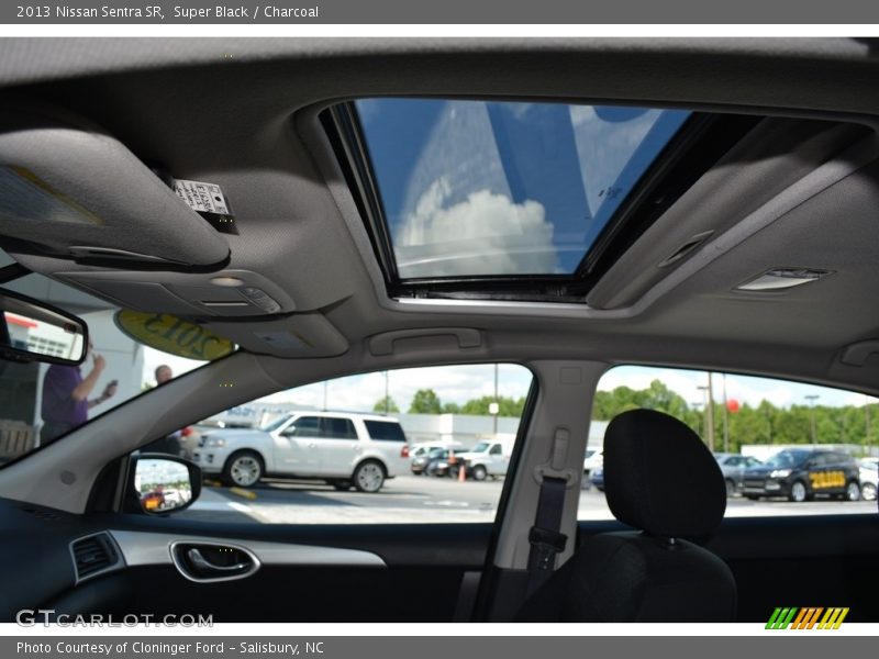 Super Black / Charcoal 2013 Nissan Sentra SR