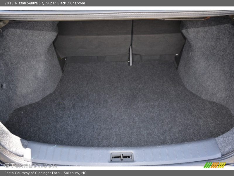 Super Black / Charcoal 2013 Nissan Sentra SR