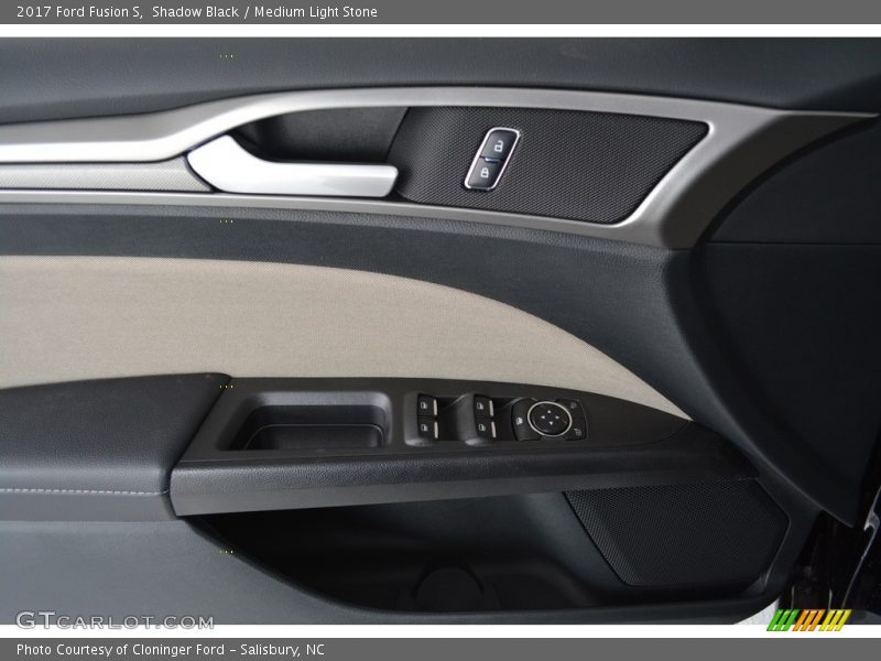 Shadow Black / Medium Light Stone 2017 Ford Fusion S