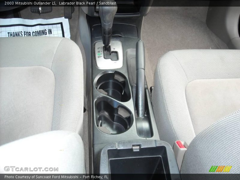 Labrador Black Pearl / Sandblast 2003 Mitsubishi Outlander LS