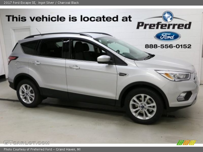 Ingot Silver / Charcoal Black 2017 Ford Escape SE