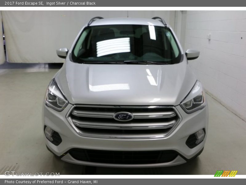 Ingot Silver / Charcoal Black 2017 Ford Escape SE