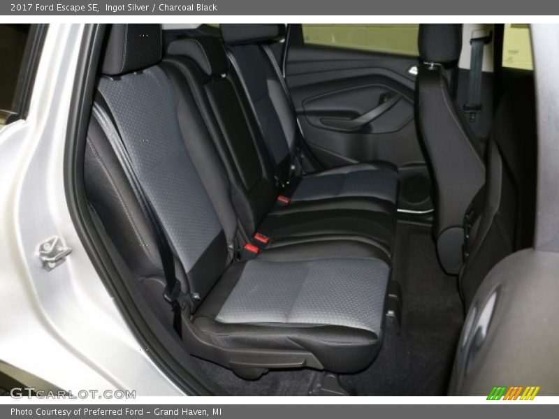 Ingot Silver / Charcoal Black 2017 Ford Escape SE