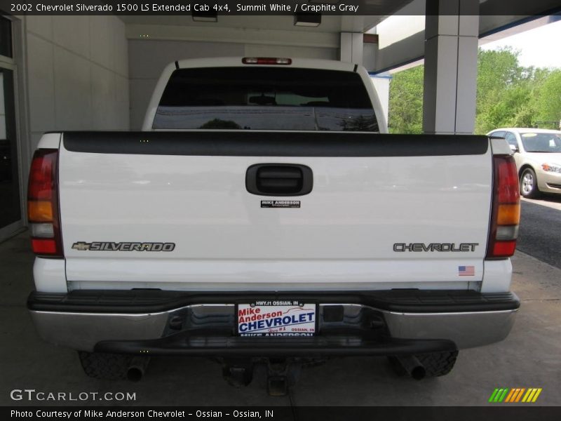Summit White / Graphite Gray 2002 Chevrolet Silverado 1500 LS Extended Cab 4x4