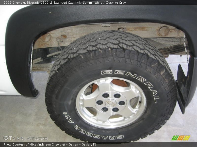 Summit White / Graphite Gray 2002 Chevrolet Silverado 1500 LS Extended Cab 4x4
