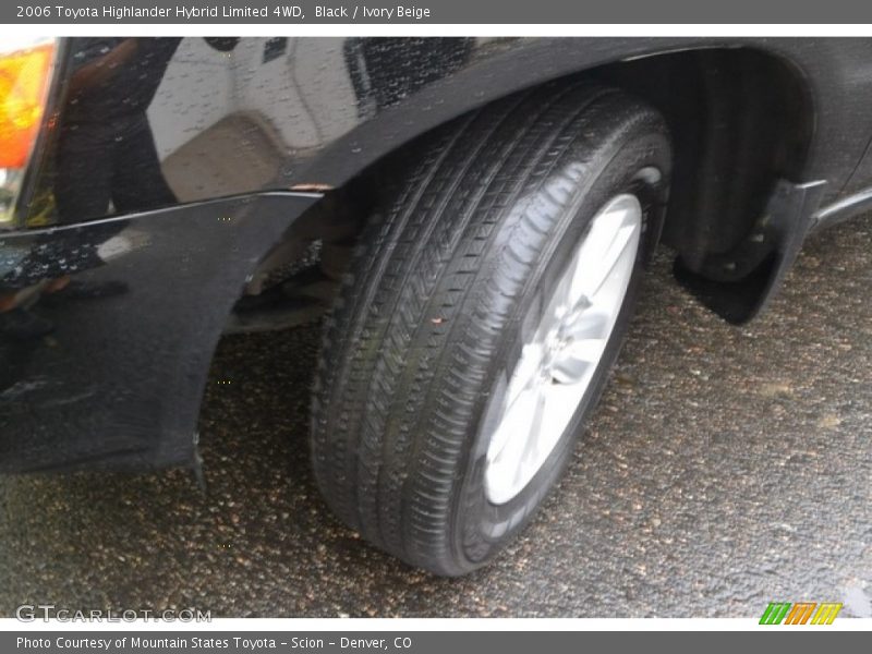 Black / Ivory Beige 2006 Toyota Highlander Hybrid Limited 4WD