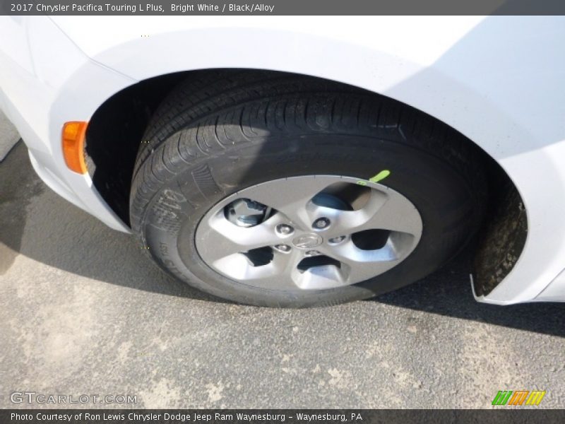 Bright White / Black/Alloy 2017 Chrysler Pacifica Touring L Plus